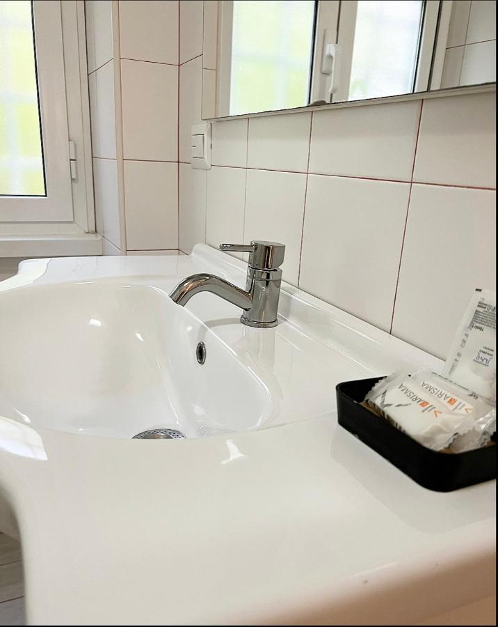רומא Dea Flora Home B&B מראה חיצוני תמונה
